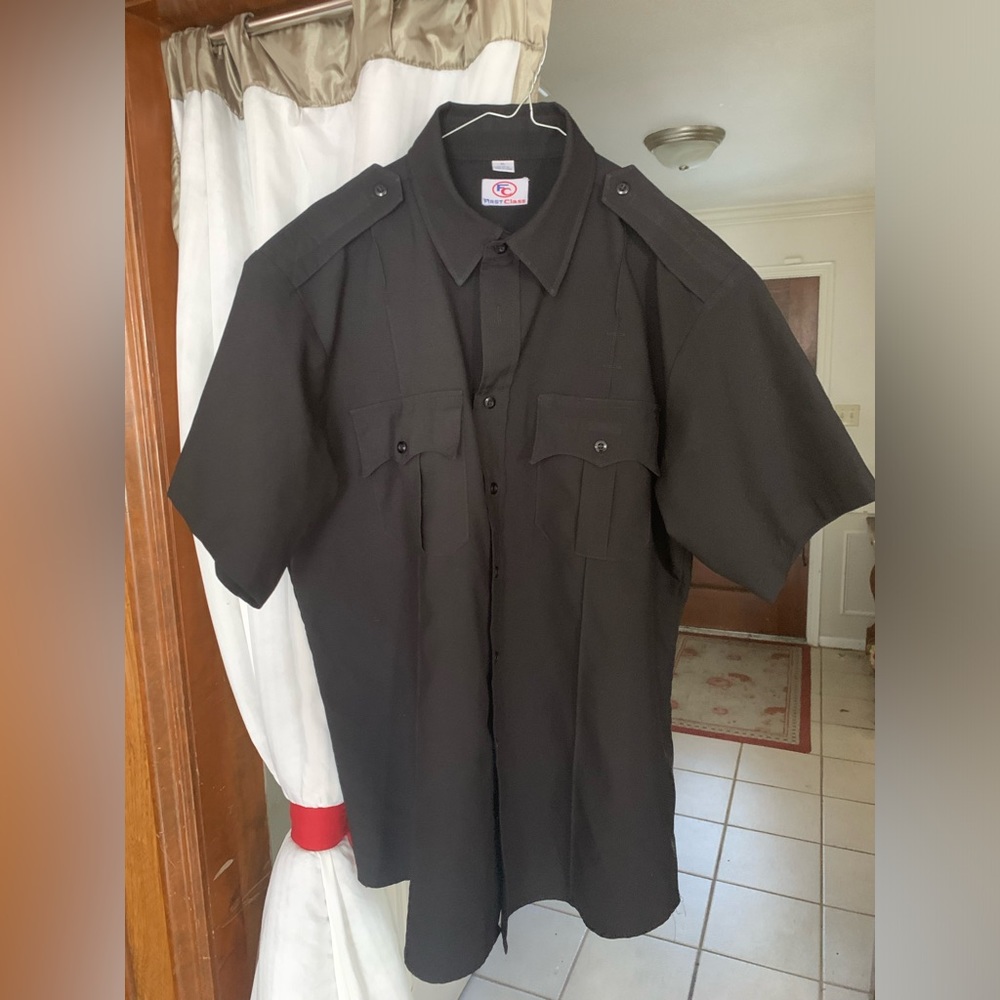 First Class Black Button Up down short sleeve dress shirt in XL (Extra Large)